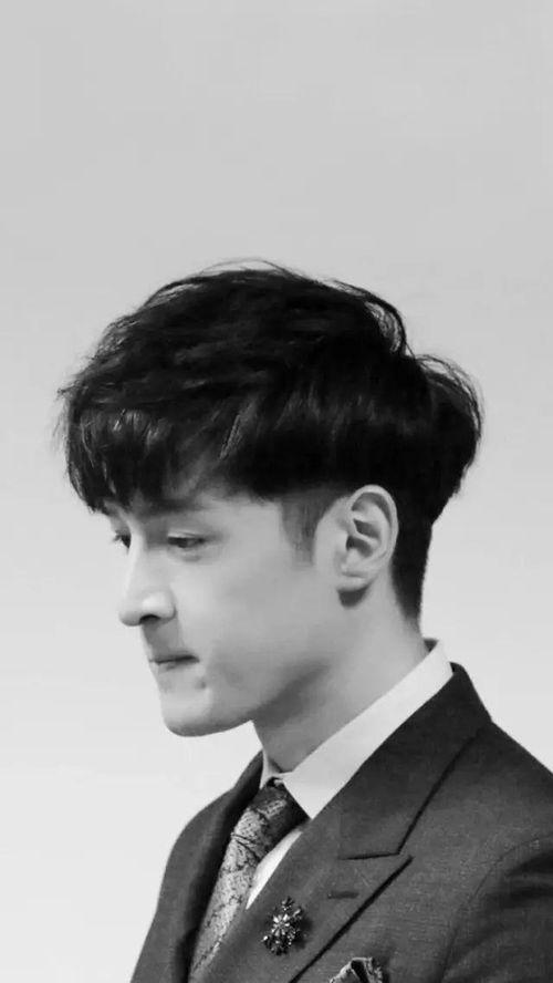 胡歌真人比照片帅,镜头下的魅力与真人风采的完美演绎”