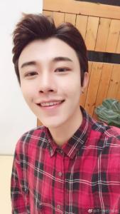 李叁木个人资料,才华横溢的年轻艺术家，探索艺术与生活的完美融合